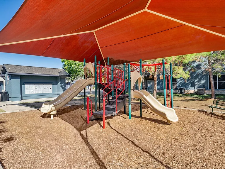 Houston Street Townhomes — Photo 9