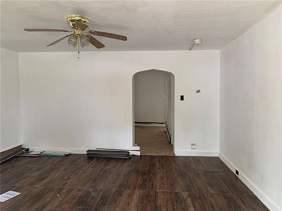 4th image of 407 N 4th St