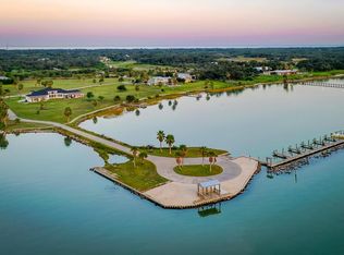 109 Redfish Point Dr, Rockport, TX 78382