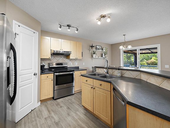 5th image of 4616 191st St NW