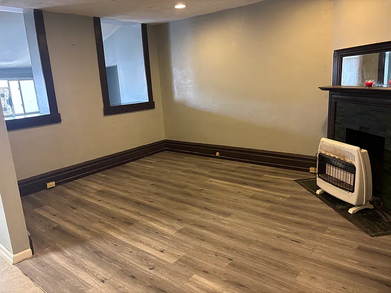 559 Merchant St #4 — Photo 6