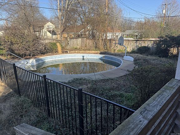 3rd image of 203 W Scenic Dr