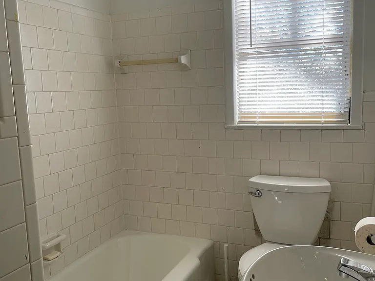 732 Bellemeade Ave NW — Photo 2