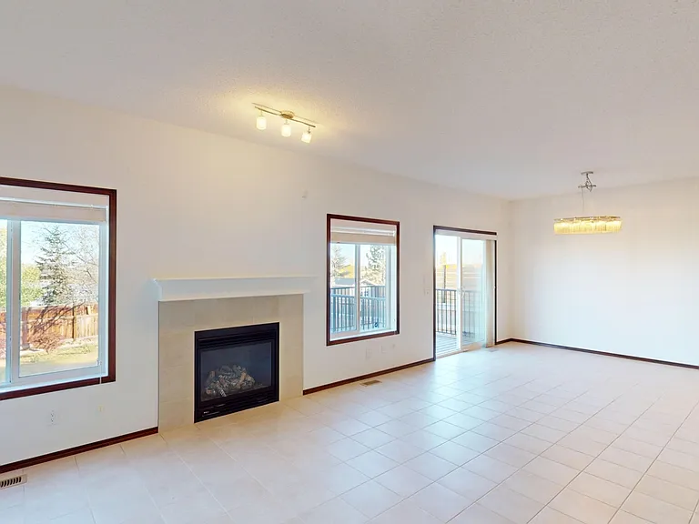 207 Auburn Glen Dr SE — Photo 3