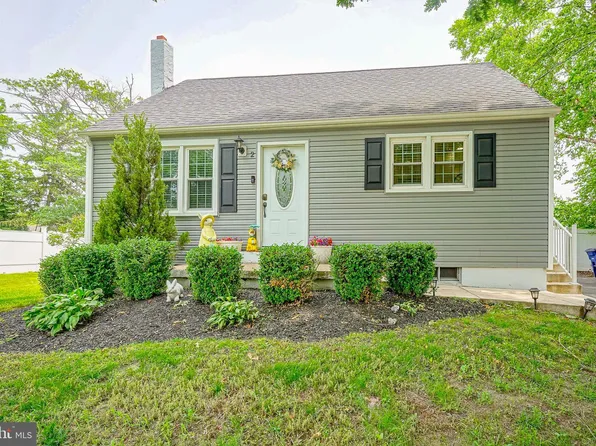 2 Reserve Ave, Delran, NJ 08075