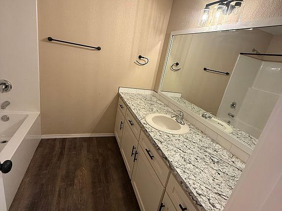 4th image of 2508 W Blackburn Dr