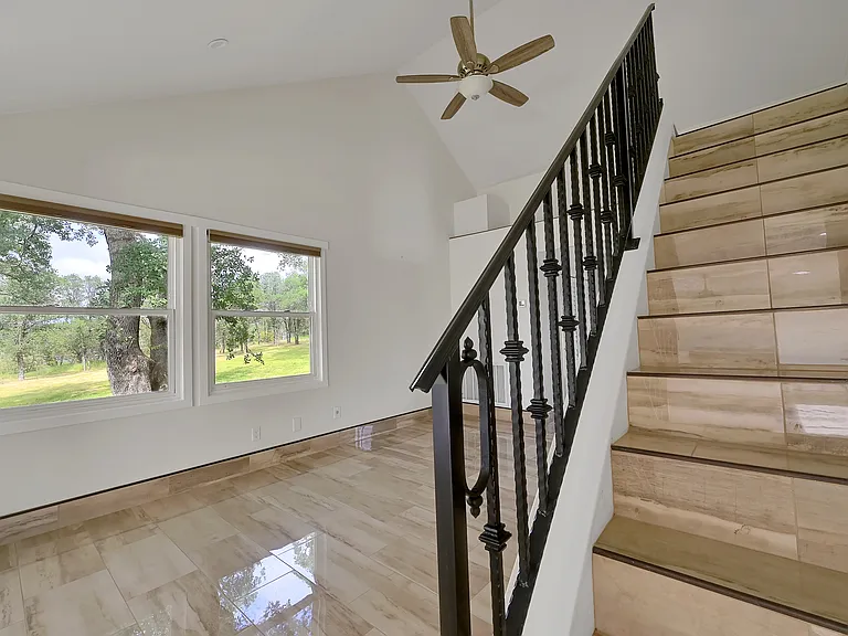 203 Tennessee Ln — Photo 30