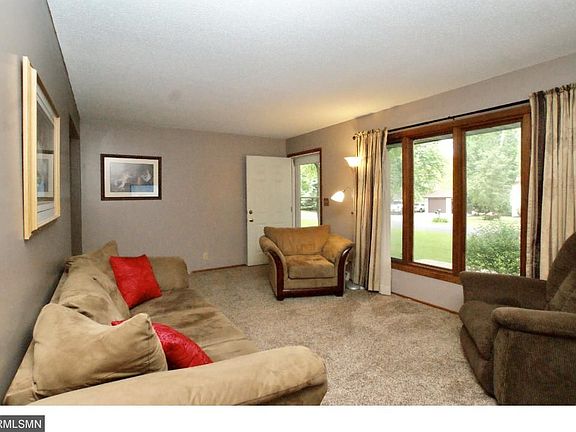 5th image of 736 N Oak Dr