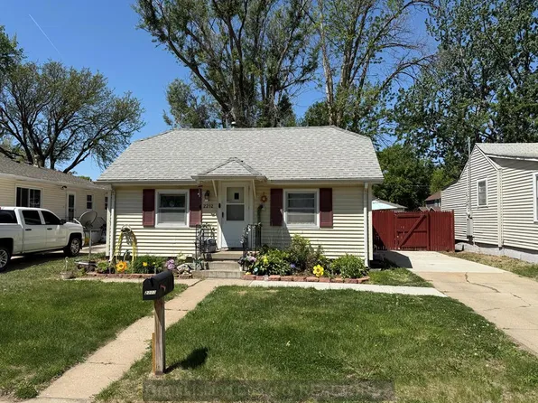 2212 N Grand Island Ave, Grand Island, NE 68803