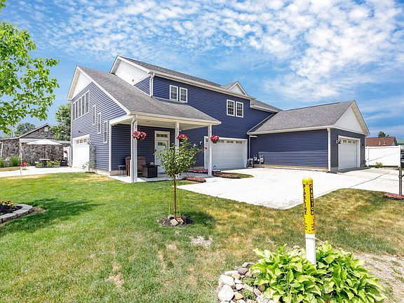 2nd image of 13565 Gearhart St NE