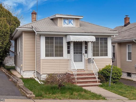 4th image of 18 Kathryn St
