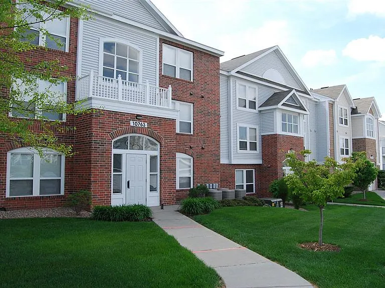 Brentwood Park Apartments — Photo 48
