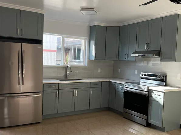 3370 Likini St, Honolulu, HI 96818