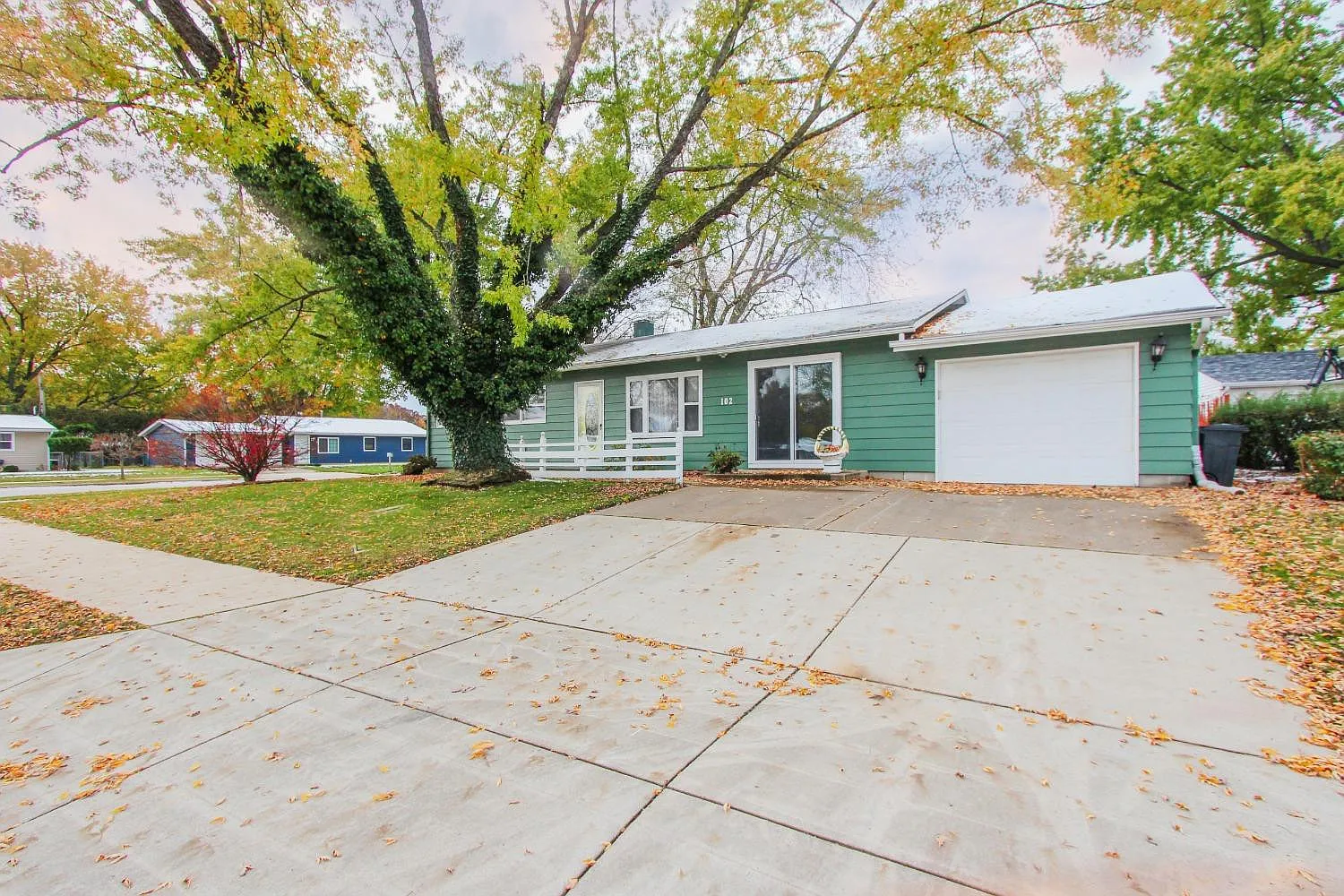 102 Parkview Ave photo 1