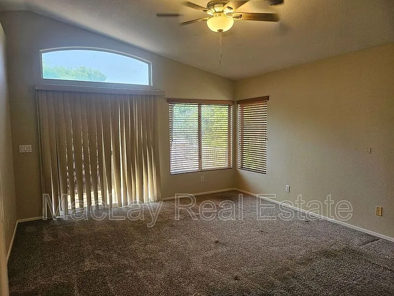 2711 W Megan St — Photo 16