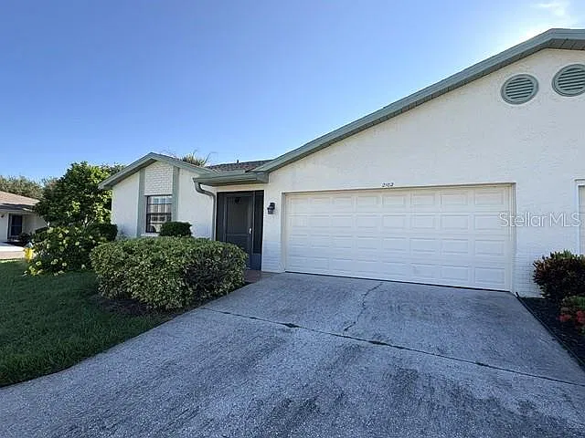 2 bed, 2.0 bath, 1203 sqft, $1,800 — Photo 2