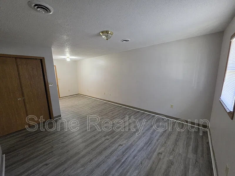 1 bed, 1.0 bath, $675 — Photo 2