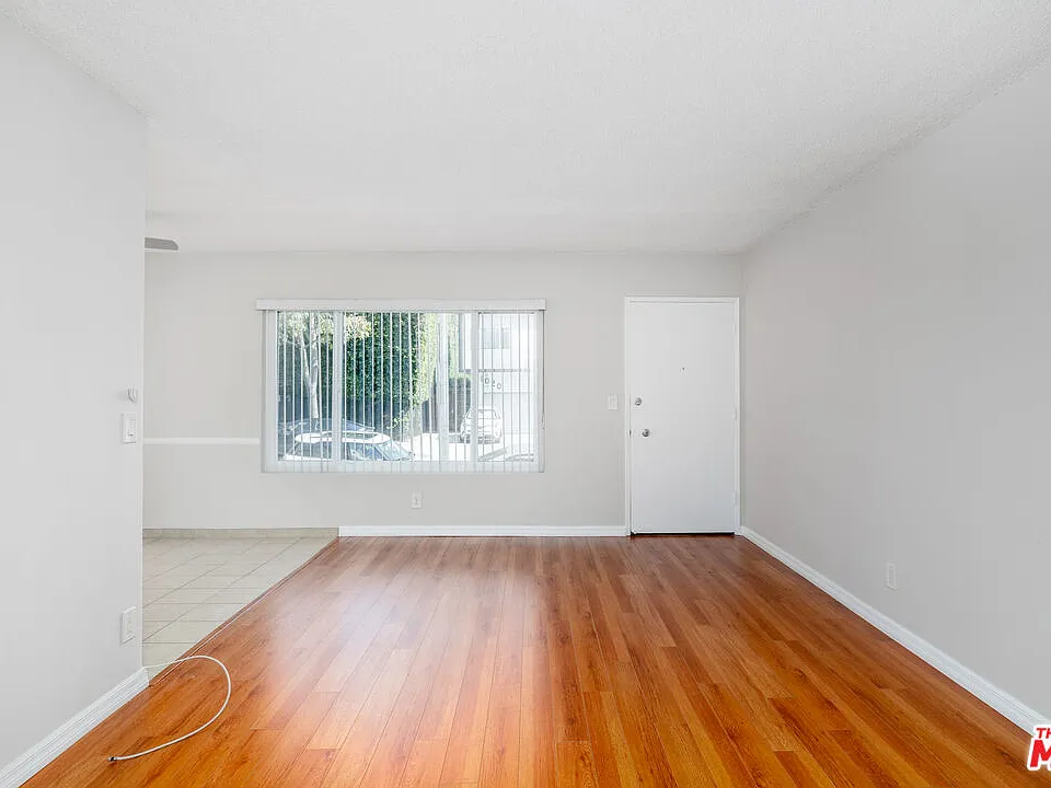 1023 N Laurel Ave #2