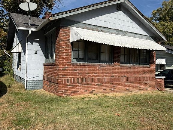 2nd image of 2404 E William St