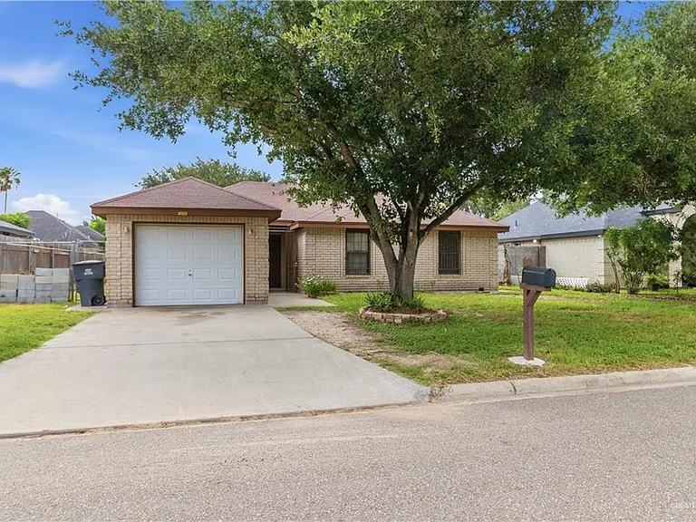 301 Jessica Jane Ave — Photo 1