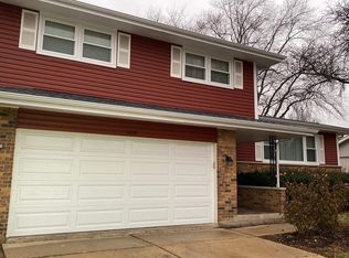 1210 Lennoxshire Dr, Elgin, IL 60123