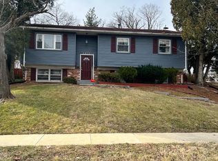 6825 Barton Rd, Hyattsville, MD 20784