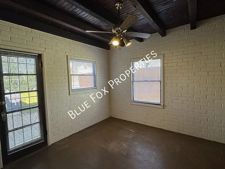 1211 N Jones Blvd #4 — Photo 3