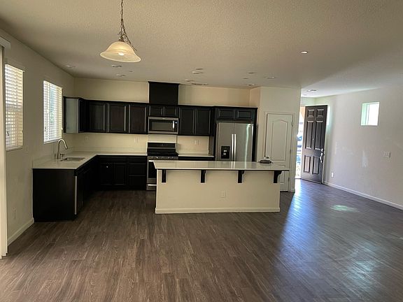 4th image of 2995 Club Center Dr
