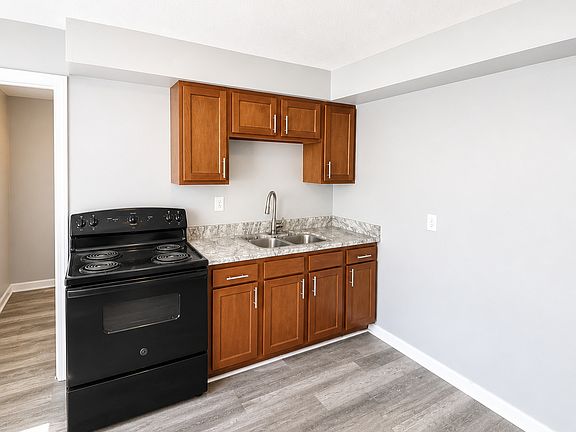 4th image of 4812 Lee Rd APT 101