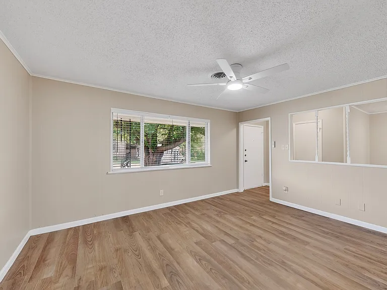 1016 Sproles Dr — Photo 16