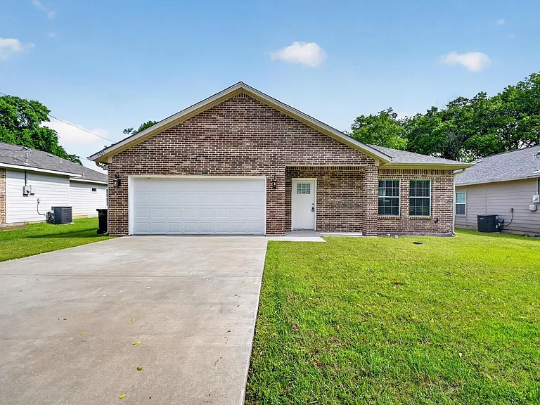 4404 Harris St — Photo 1
