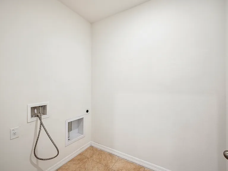 2062 Blue Highlands Dr — Photo 37