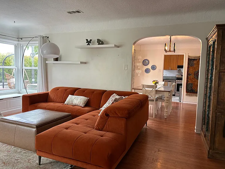2190 Oregon Ave — Photo 4