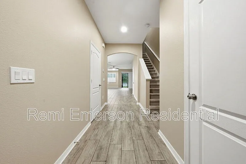 3 bed, 2.5 bath, 1842 sqft, $2,495 — Photo 4