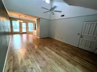 214 Charter St, Columbus, TX 78934