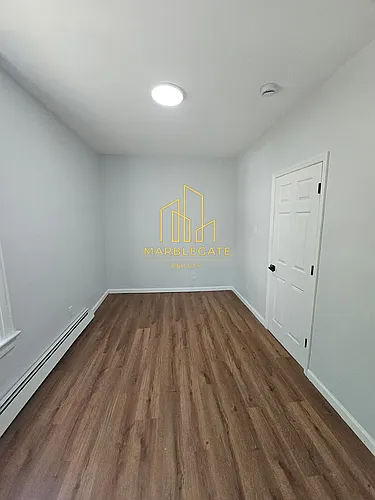 10 Rodwell Ave Photo 1
