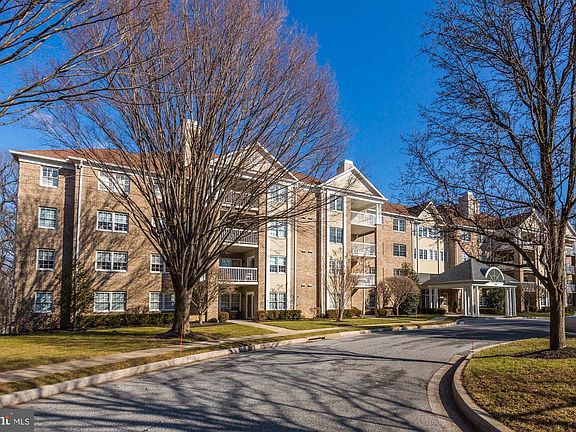 2nd image of 210 Belmont Forest Ct Unit 307