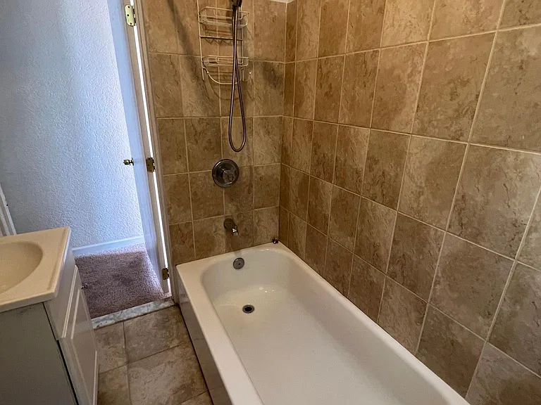 218 E Dorset St — Photo 13