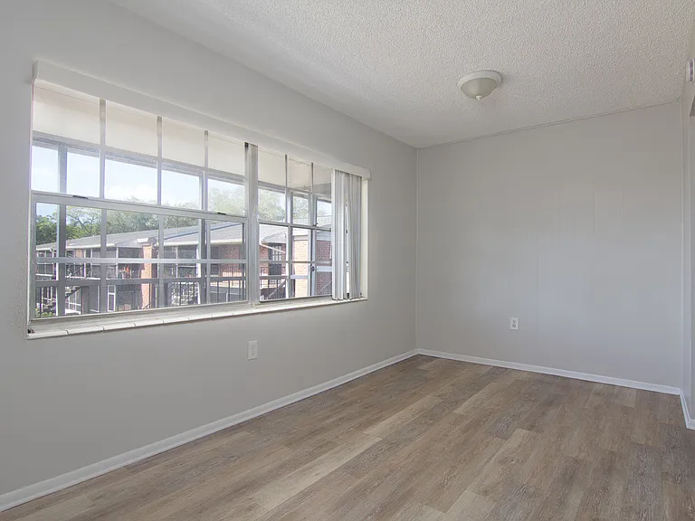 1424 Holden Ave #C — Photo 3
