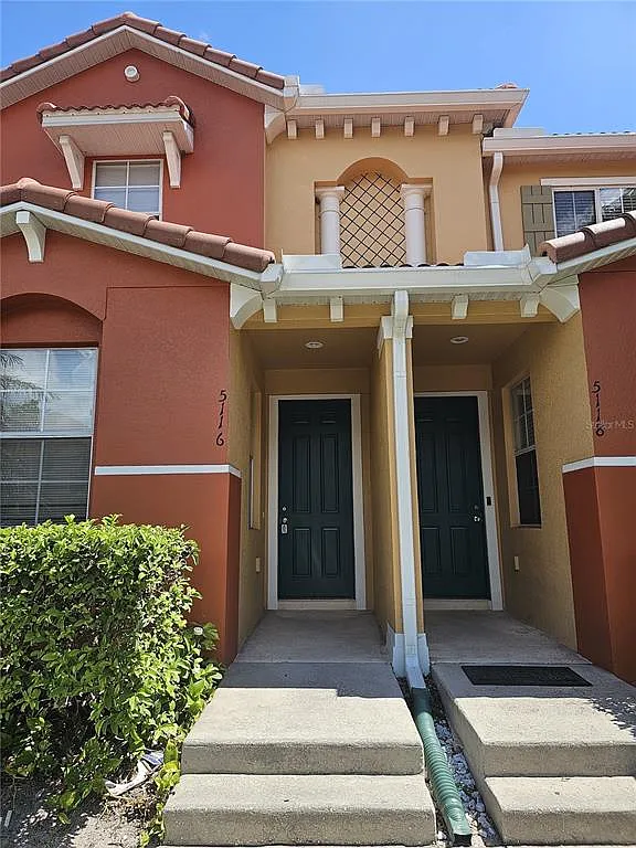 3 bed, 3.0 bath, 1394 sqft, $2,100 — Photo 1