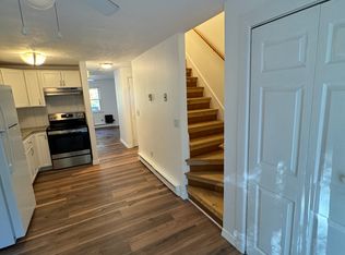 1 Lyndale Ave, Warwick, RI 02889