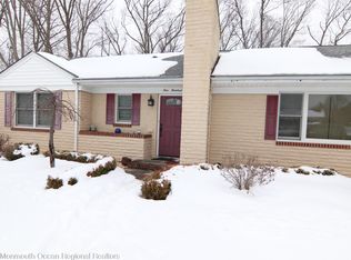100 Oak Ter, Freehold, NJ 07728