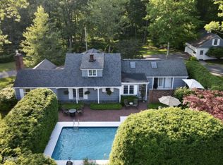 105 Barberry Ln, Paupack, PA 18451