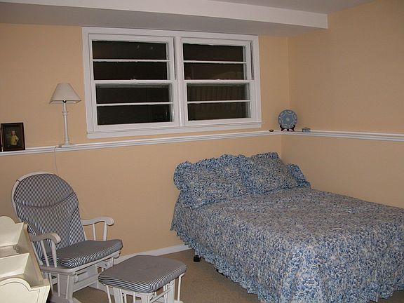 downstairs guest room 1 of 3