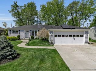 126 Country Pkwy, Buffalo, NY 14221