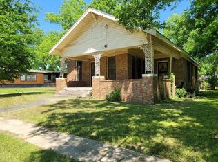 707 W Houston St, Clarksville, TX 75426