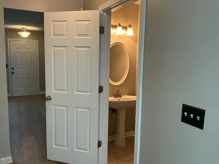 5553 Strathmoor Manor Cir — Photo 6