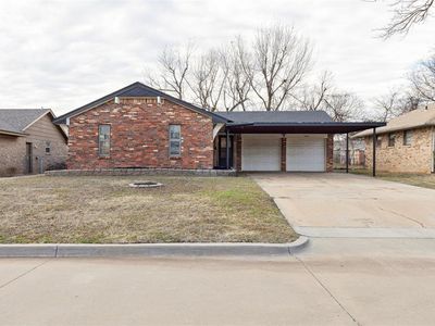 909 Highlander Dr, Moore, OK, 73160