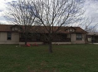 1223 Center St, Sabinal, TX 78881