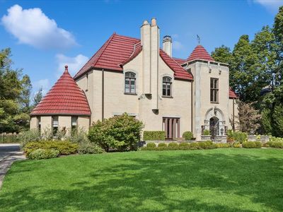 (Undisclosed Address), River Forest, IL, 60305